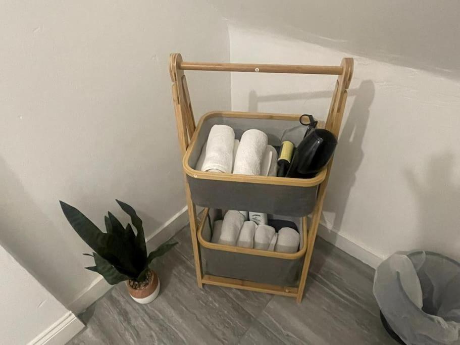 Cosy 2 Bed In Tower Bridge Road *