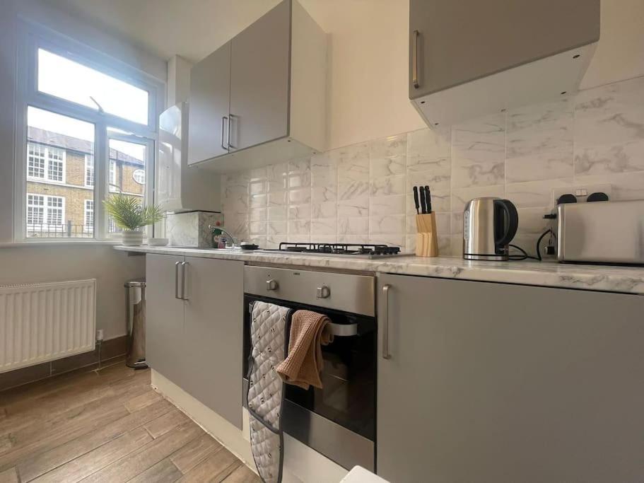 Cosy 2 Bed In Tower Bridge Road