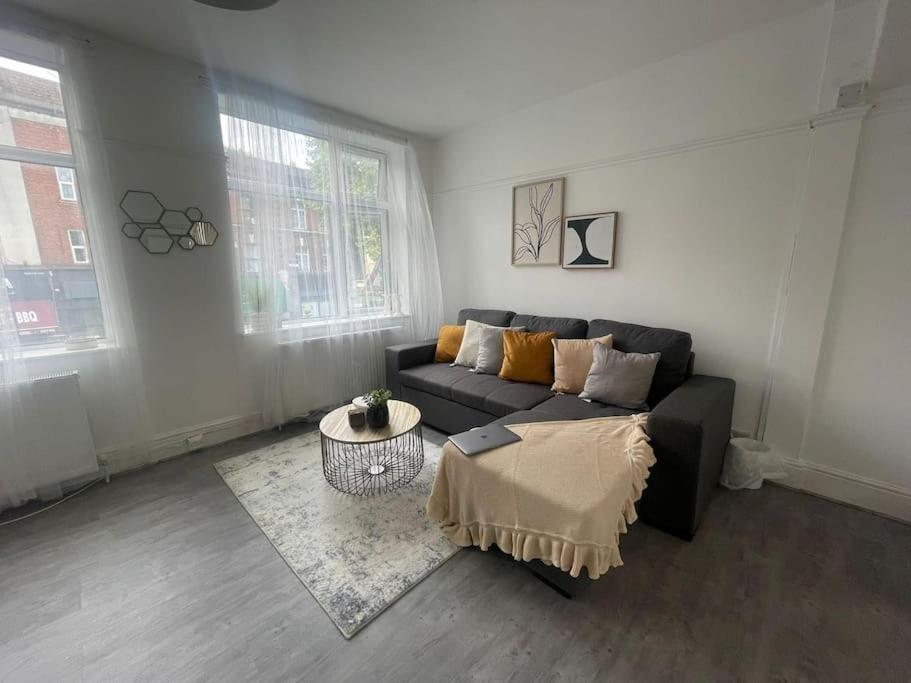 Cosy 2 Bed In Tower Bridge Road